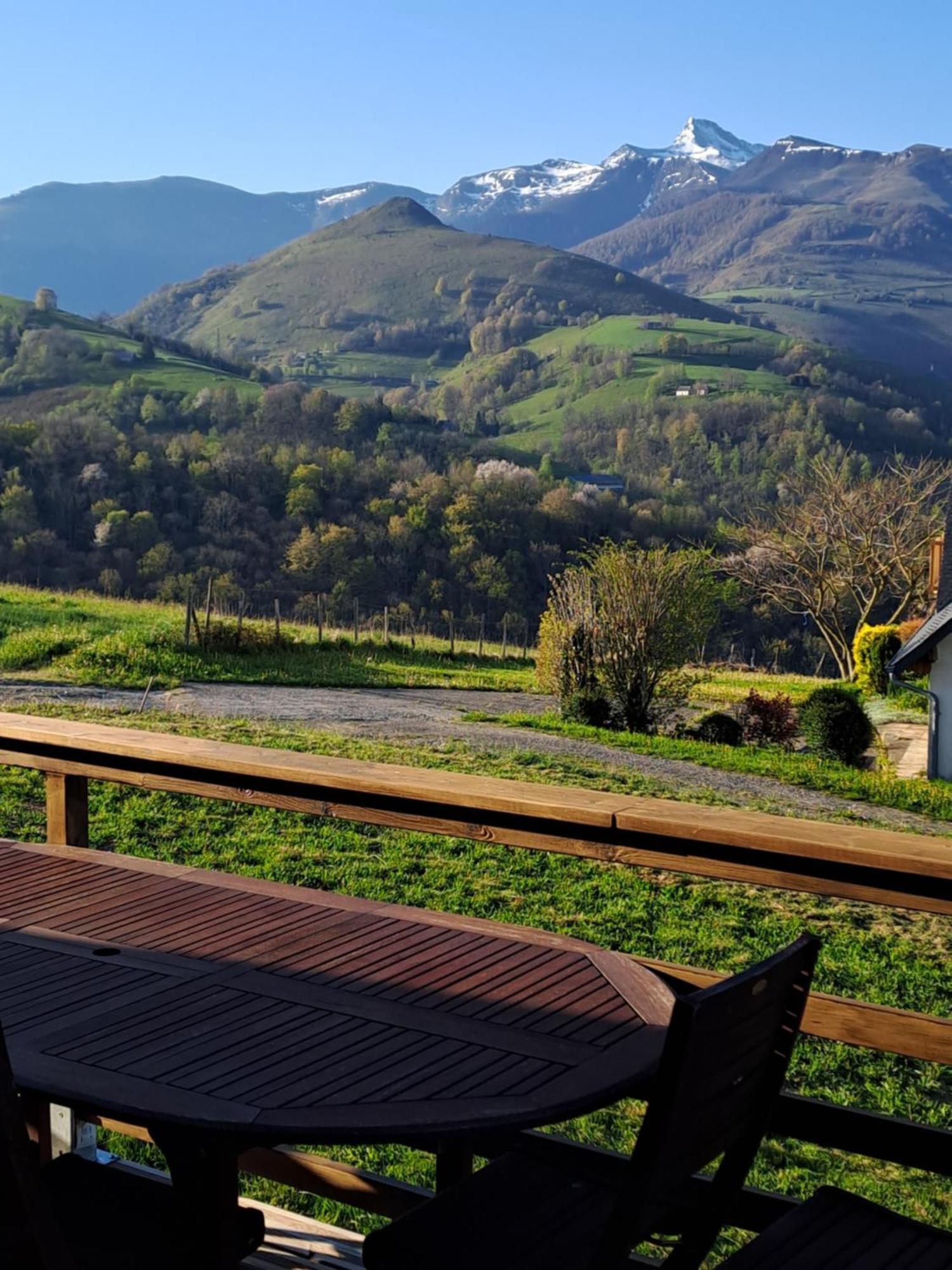 Chalet Dans Les Hautes- Pyrenees Entre Lourdes Et Bagneres Calme Et Vue Magnifique Arrodets-ez-Angles Exterior photo
